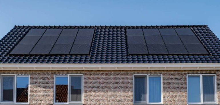 Zonnepanelen met installatie